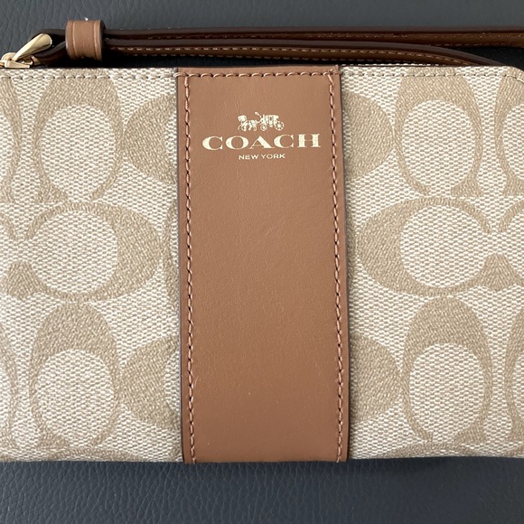 BUNDLE DEAL❗️Wristlet In Signature Canvas and High-Waisted Faux Snake Skin Pants - Picture 3 of 11